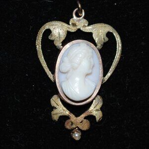 Antique Edwardian 10k Cameo Lavalier Pendant with Seed Pearl & Leaves Border